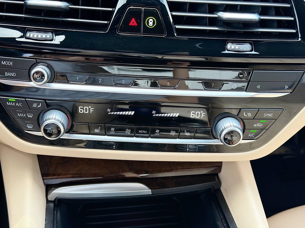 Used 2020 BMW 530i xDrive w/ Convenience Package AWD/4WD image 35