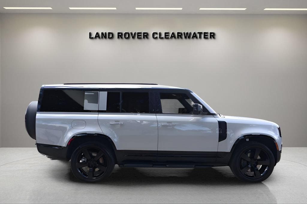 New 2026 Land Rover Defender 130 X-Dynamic SE AWD/4WD image 6