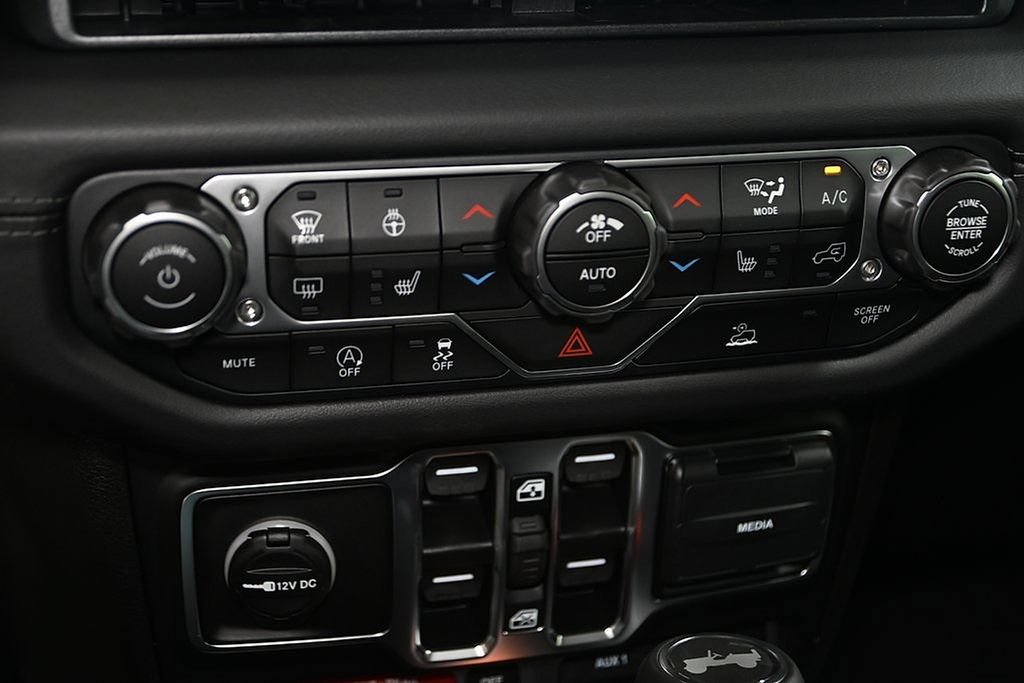 New 2025 Jeep Wrangler Unlimited Rubicon w/ Convenience Group AWD/4WD image 15