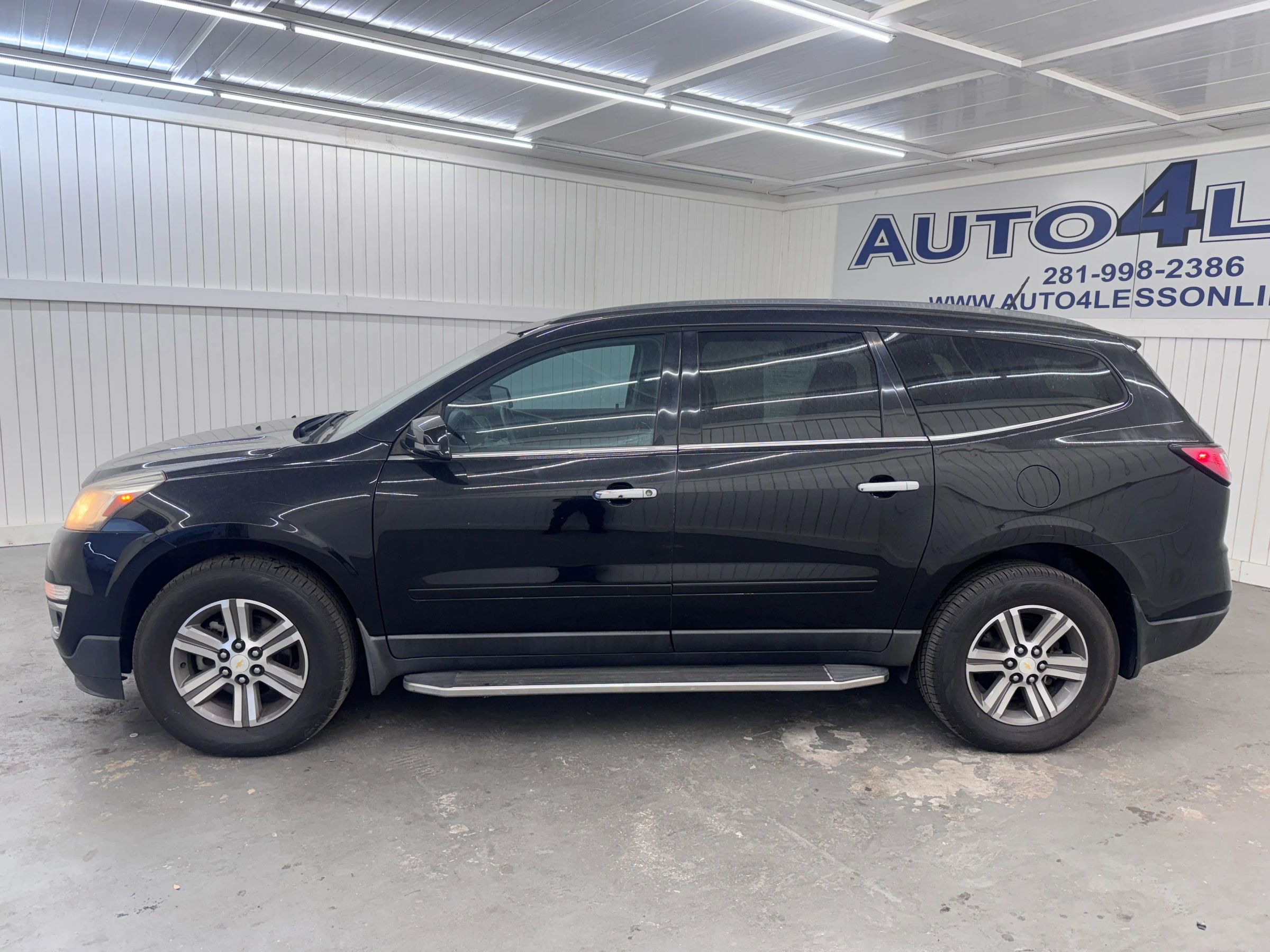 Used 2017 Chevrolet Traverse LT image 8