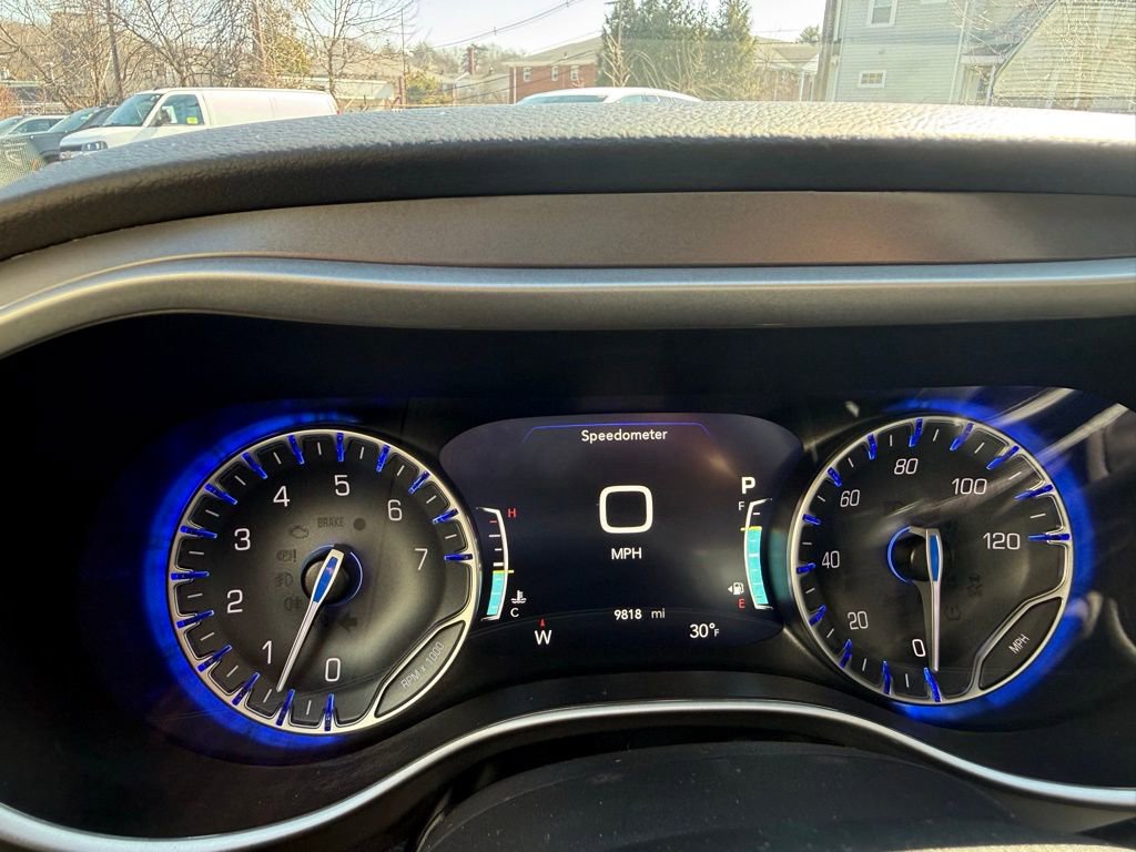 Used 2026 Chrysler Pacifica Select image 24