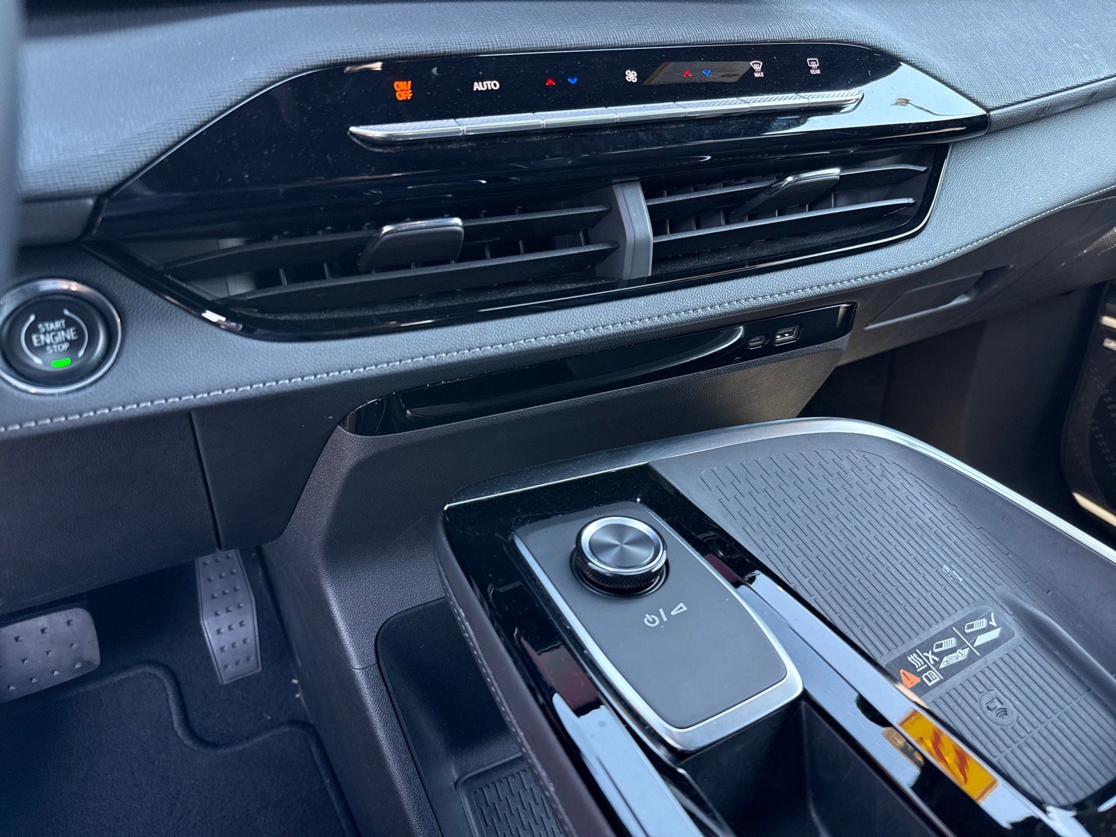 Used 2025 Buick Enclave Preferred image 20