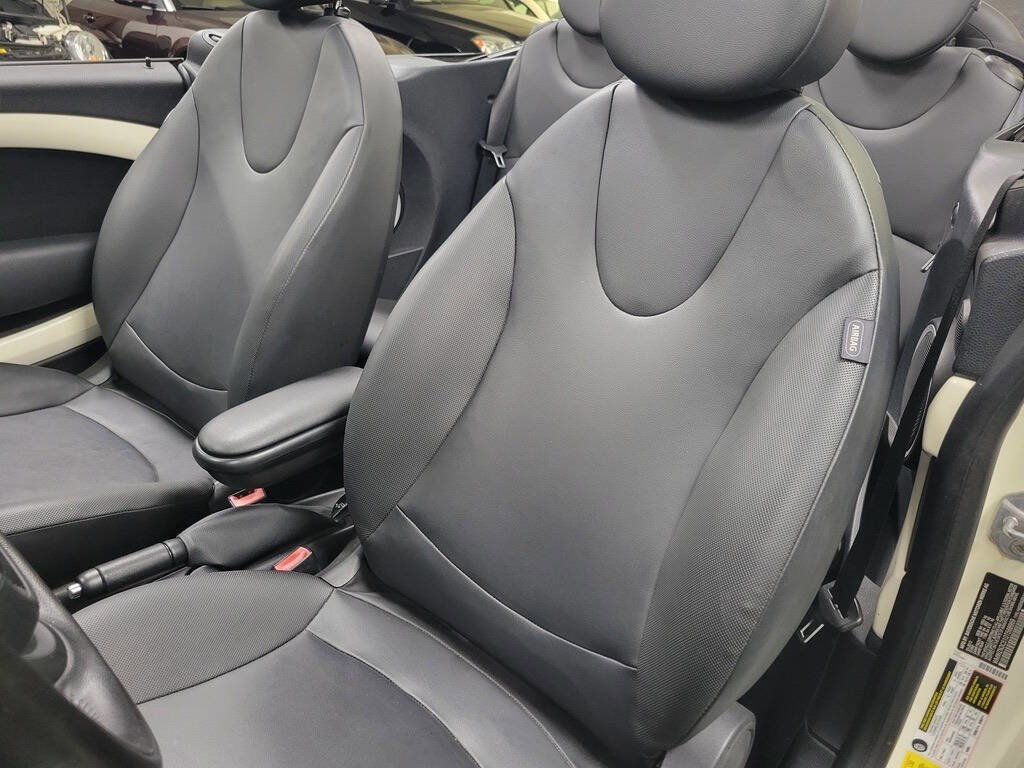 Used 2013 MINI Cooper Convertible image 28