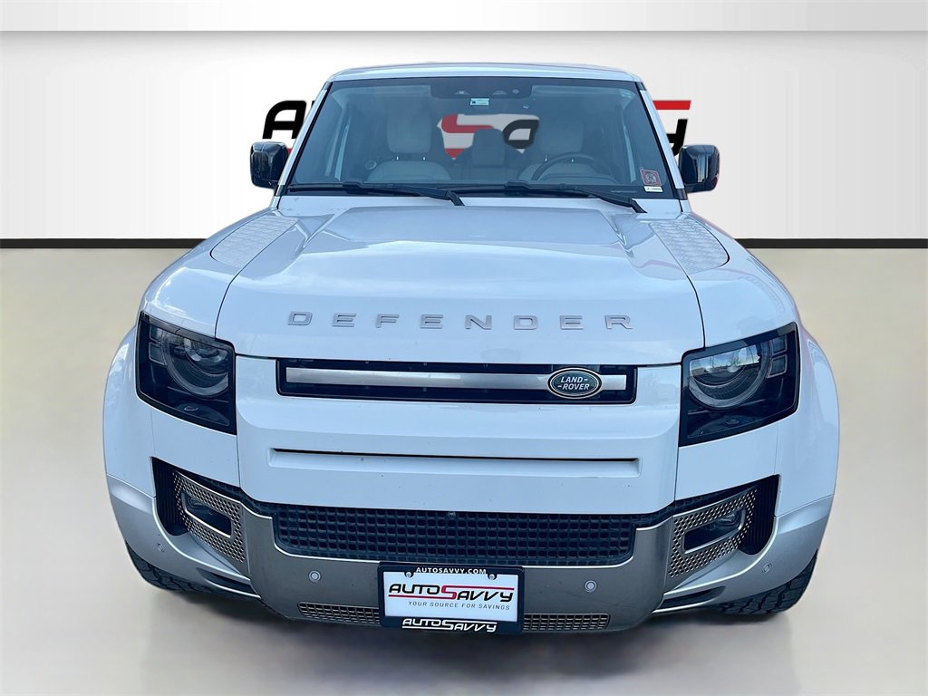 Used 2023 Land Rover Defender 130 SE image 2