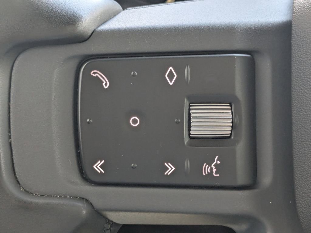 Used 2023 Land Rover Defender 110 X-Dynamic SE image 11