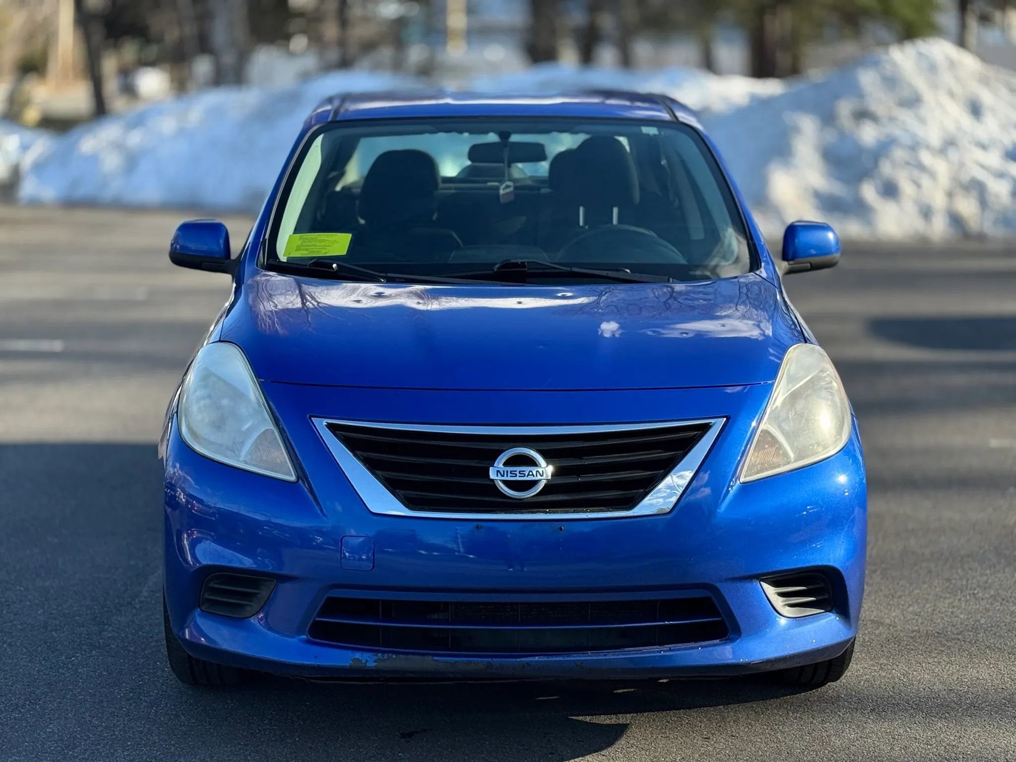 Used 2012 Nissan Versa SV image 2