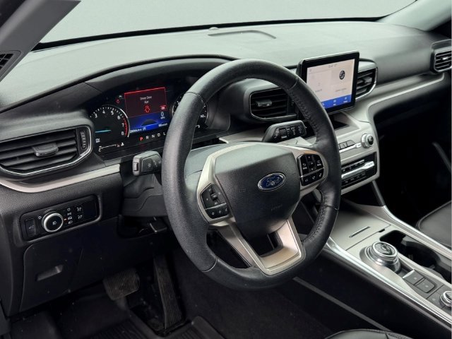 Used 2024 Ford Explorer XLT w/ Equipment Group 202A AWD/4WD image 20