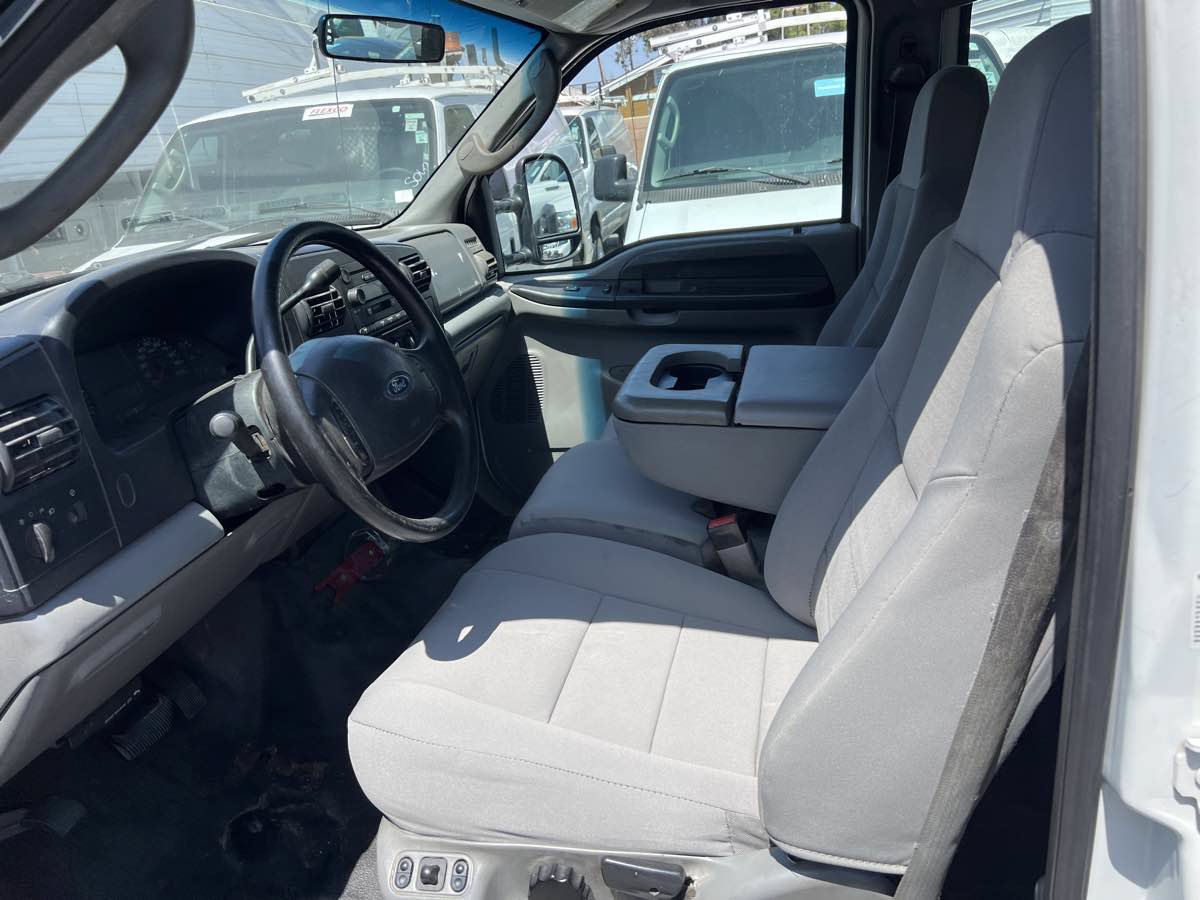 Used 2005 Ford F550 2WD Crew Cab Super Duty image 10