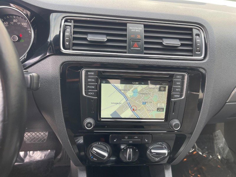 Used 2016 Volkswagen Jetta Sport image 28