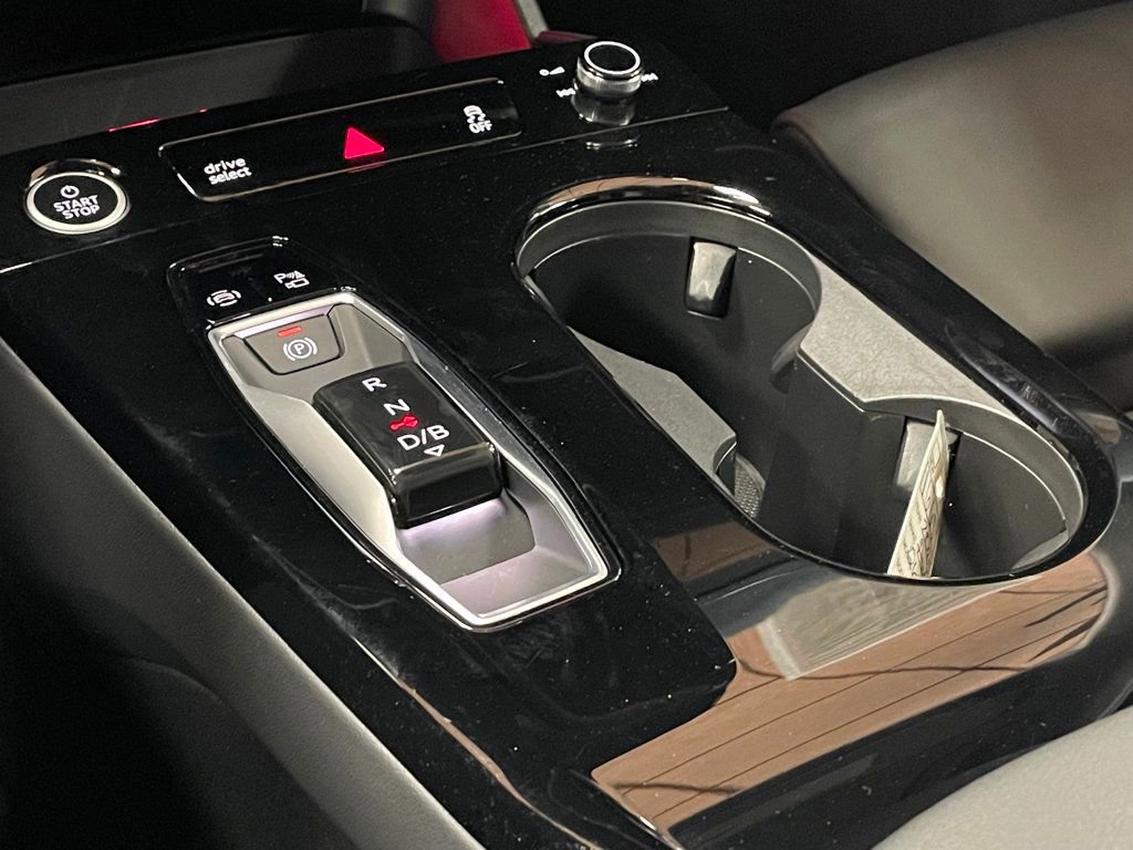 Used 2025 Audi Q6 e-tron Premium Plus w/ Premium Plus image 37