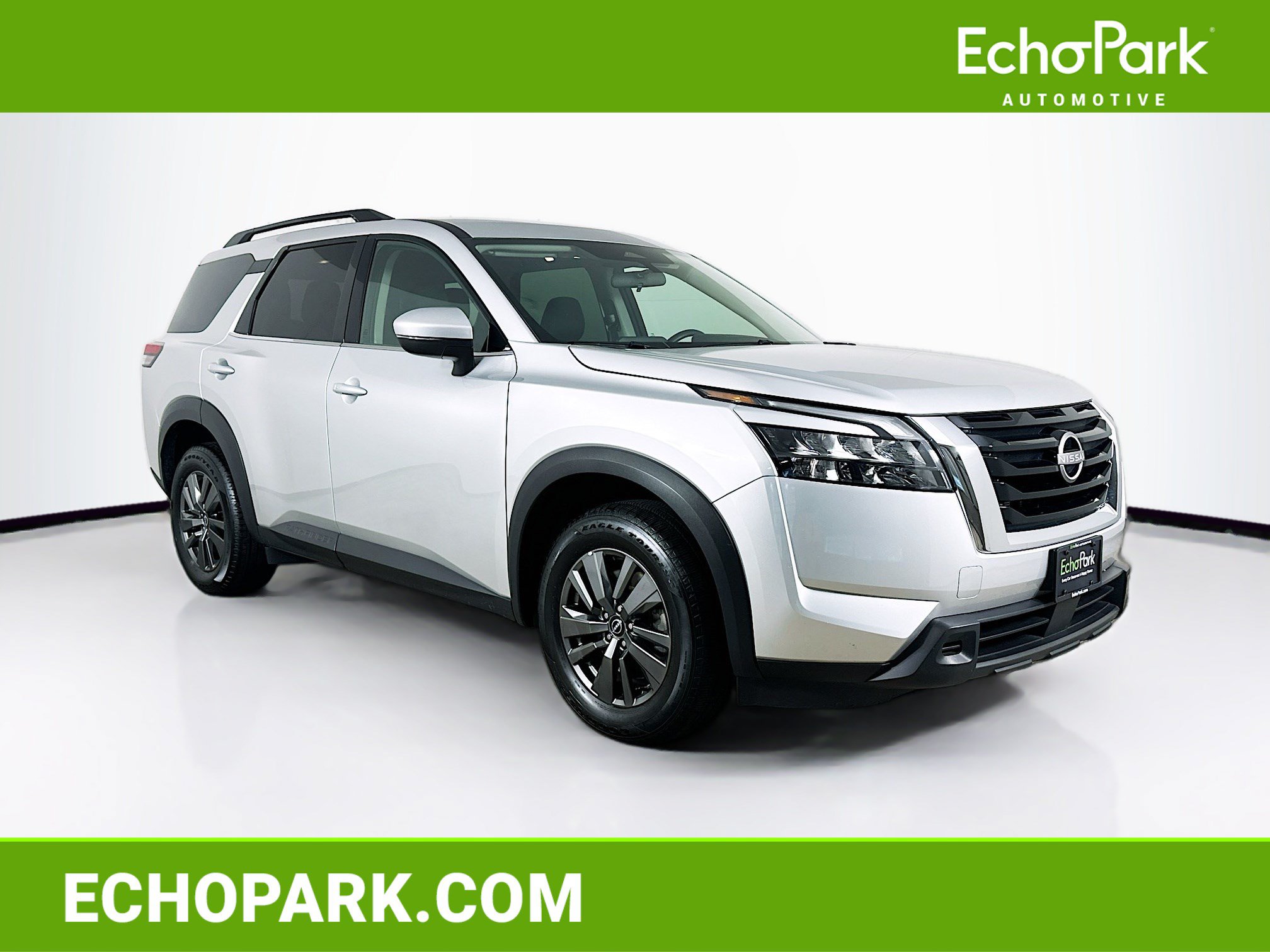 Used 2025 Nissan Pathfinder SV AWD/4WD image 1