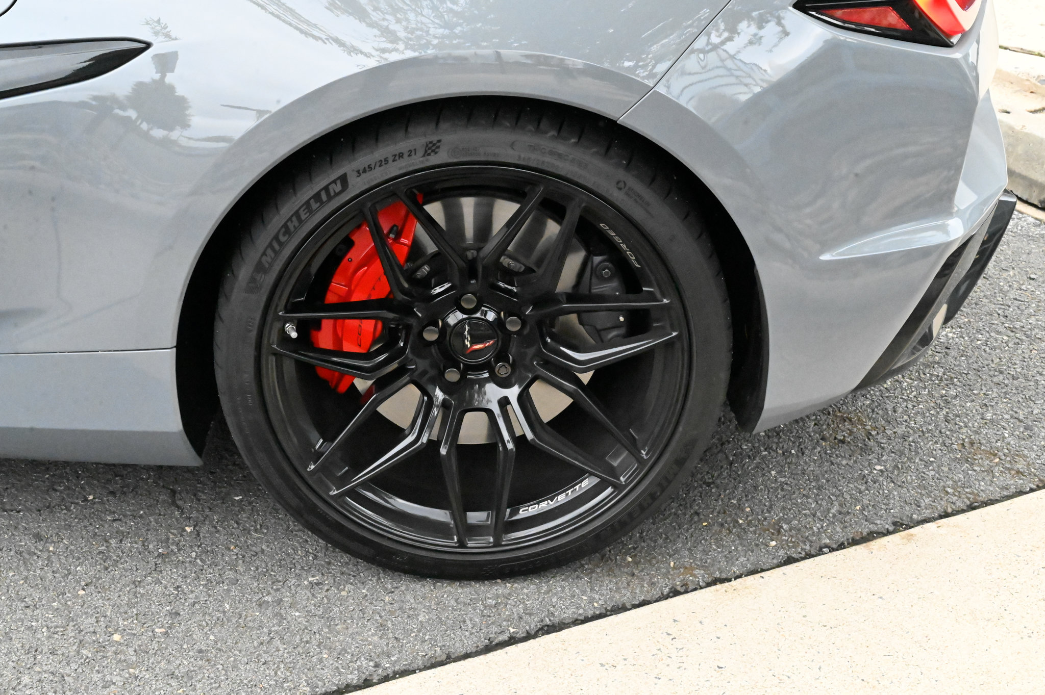 Used 2024 Chevrolet Corvette Z06 w/ Stealth Interior Trim Package RWD image 11