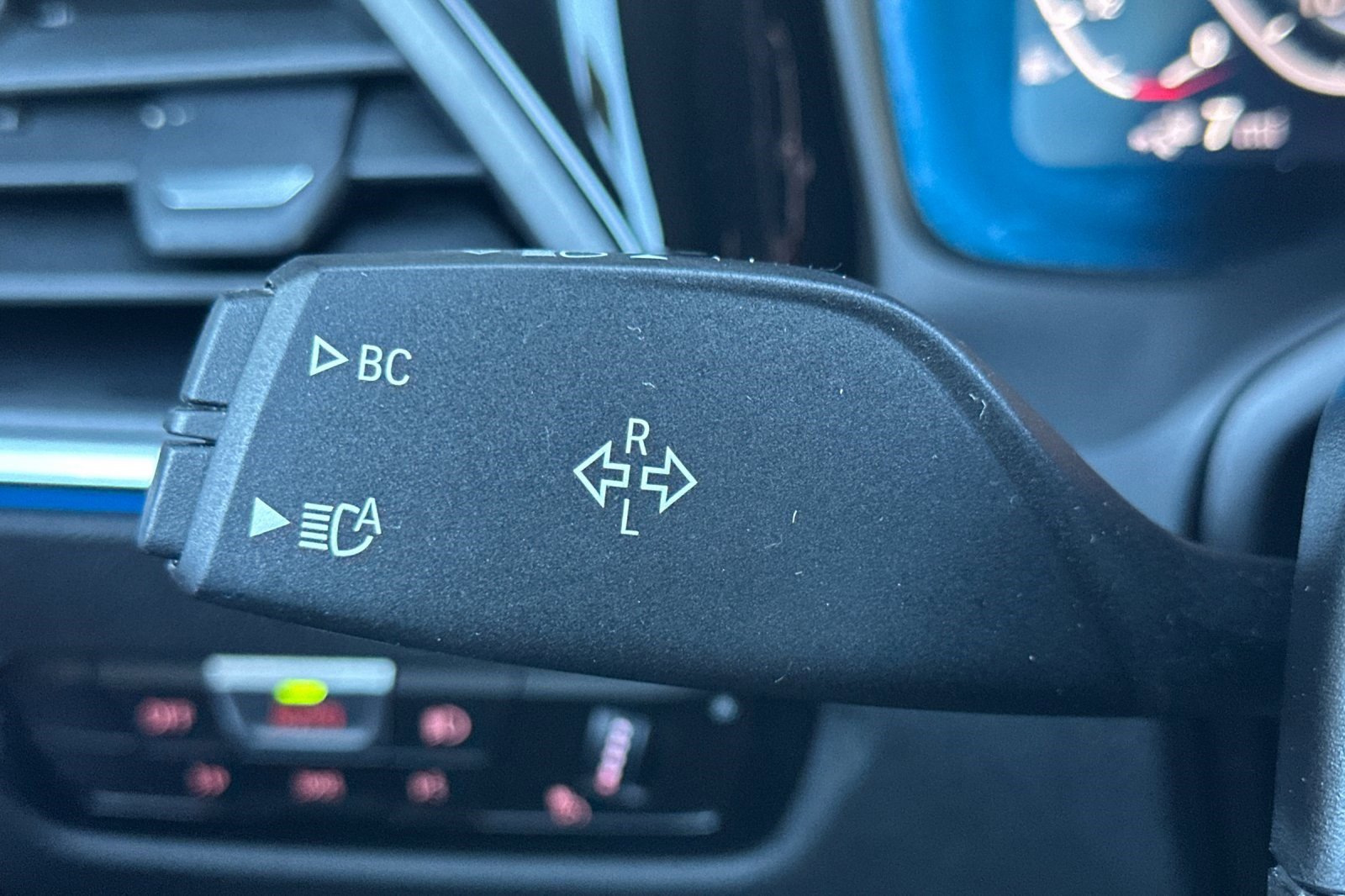 Certified 2022 BMW 330e w/ Premium Package image 31