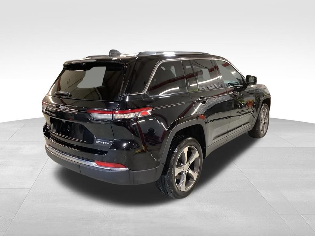 Certified 2023 Jeep Grand Cherokee Limited w/ Luxury Tech Group II AWD/4WD image 8