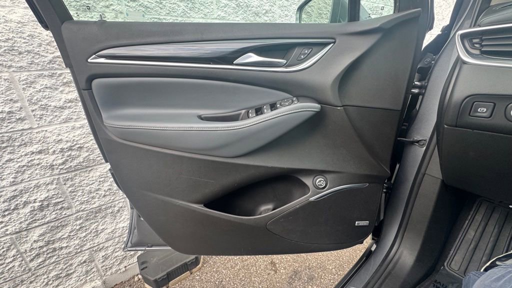 Used 2020 Buick Enclave Essence w/ Sound and Sites Package image 23