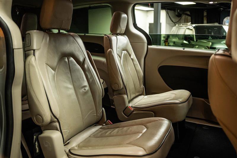 Used 2021 Chrysler Pacifica Limited w/ Premium & Safety Sphere Group image 12