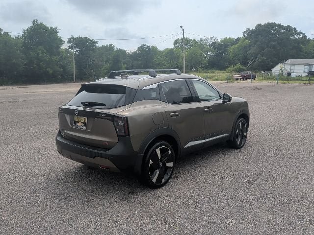 Used 2025 Nissan Kicks SR w/ SR Premium Package FWD image 5