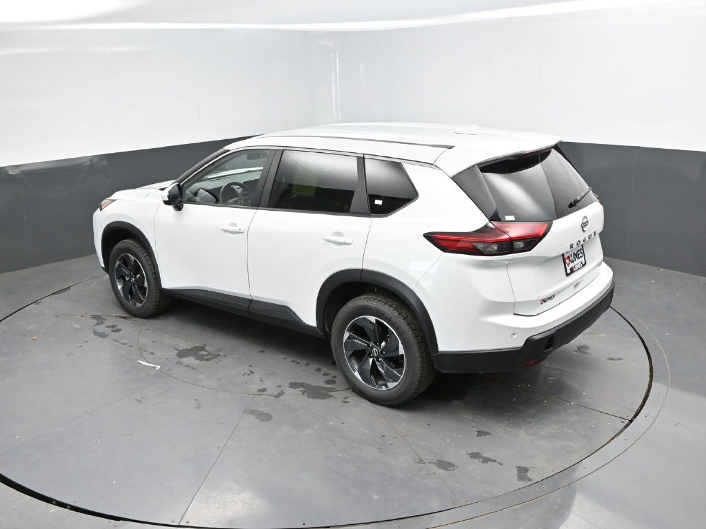 Used 2025 Nissan Rogue SV FWD image 27