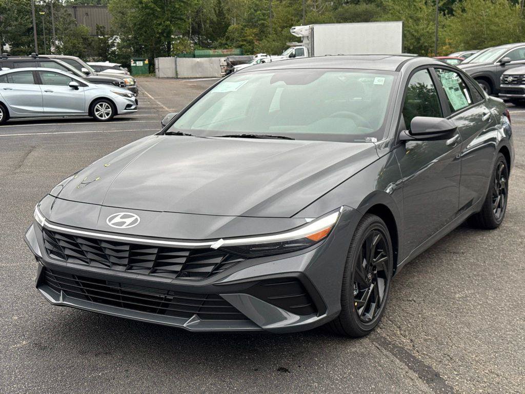 New 2026 Hyundai Elantra SEL Sport FWD image 1