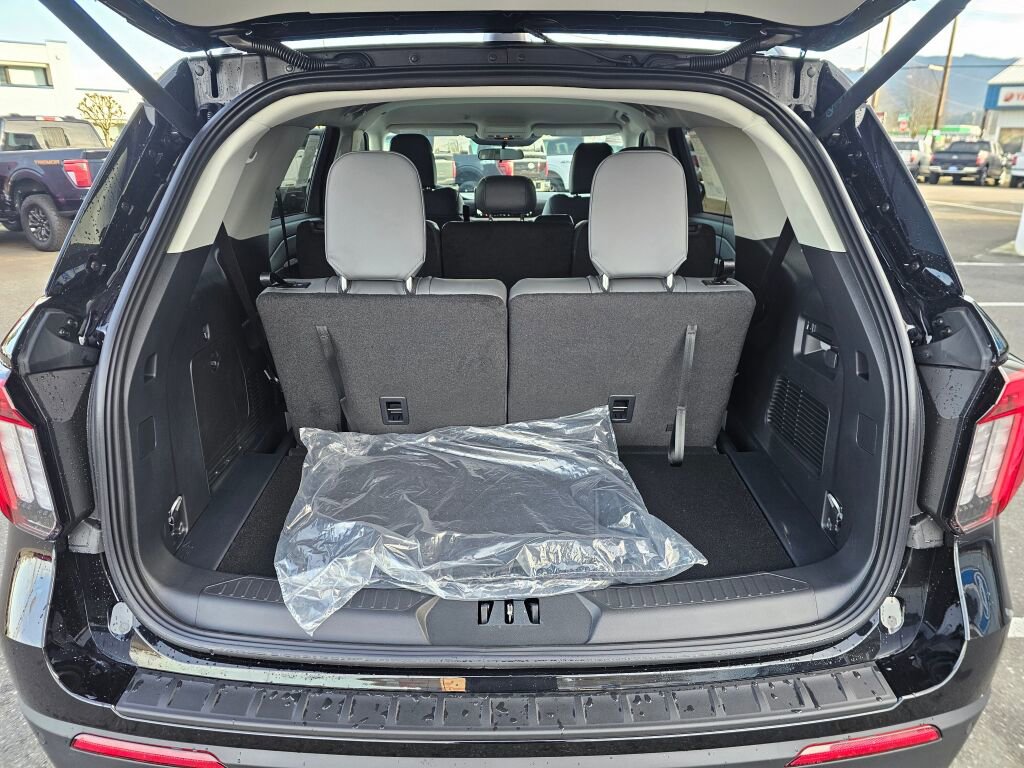 New 2026 Ford Explorer Active w/ Active Comfort Package image 6