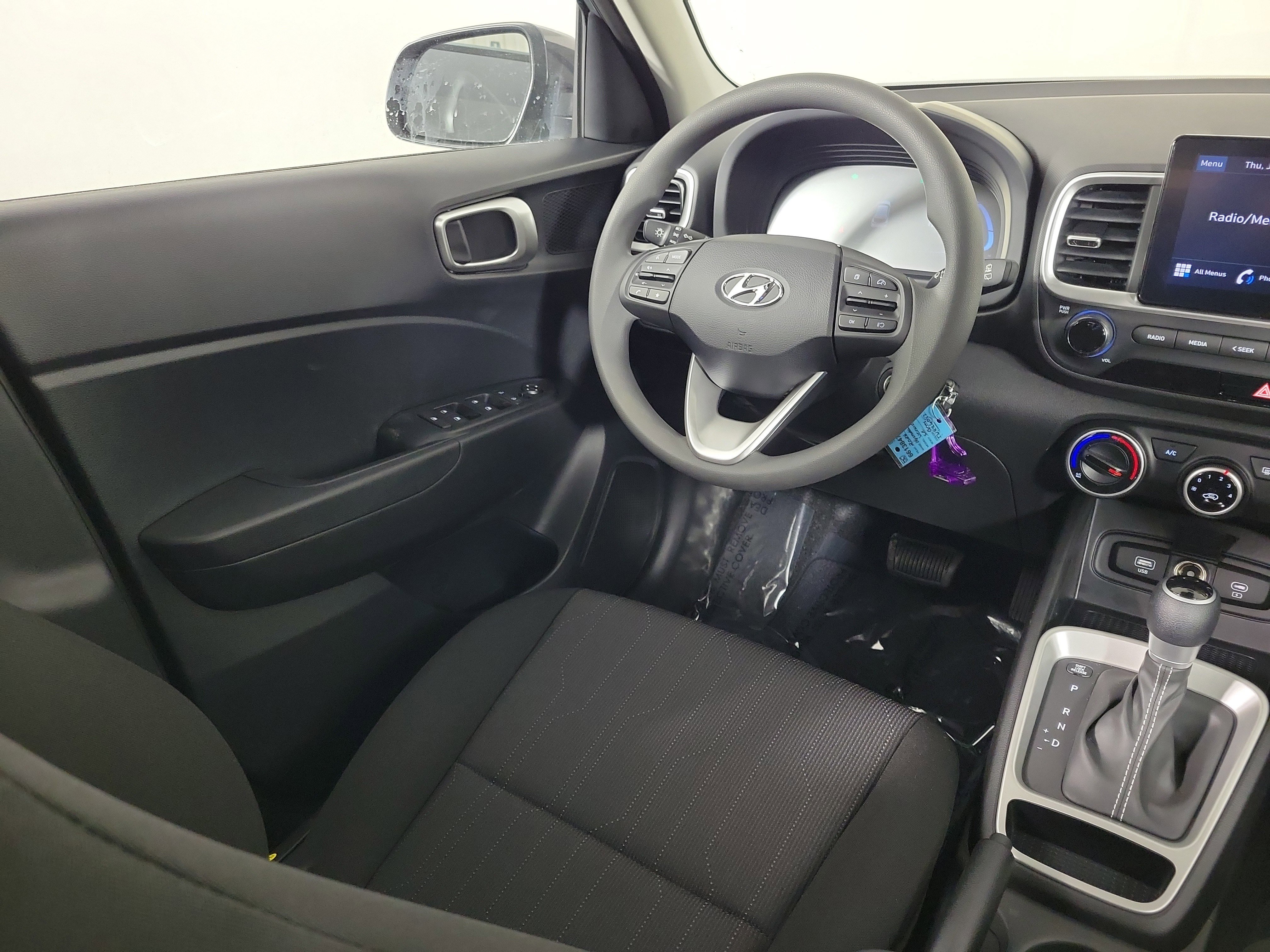 New 2026 Hyundai Venue SE image 5