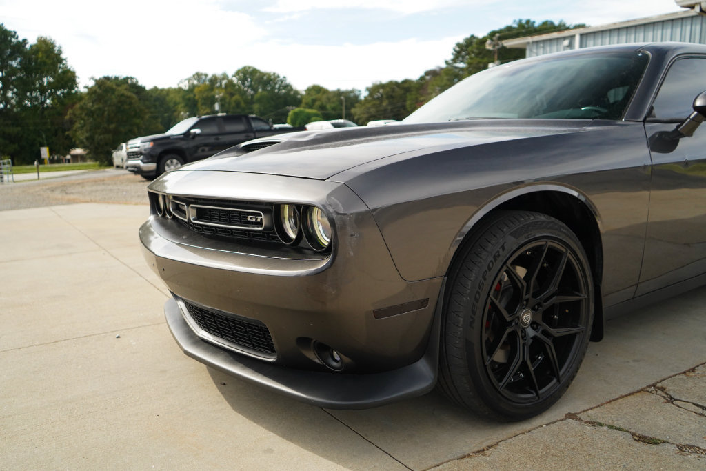Used 2019 Dodge Challenger GT AWD/4WD image 17
