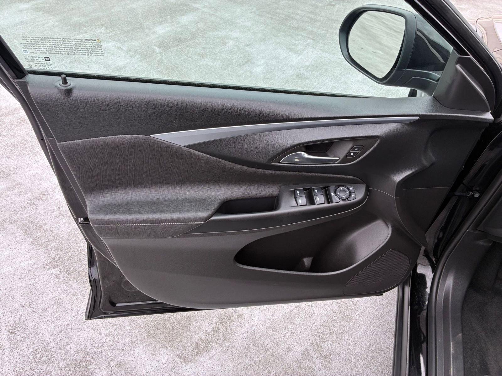 Used 2025 Buick Envista Preferred image 18