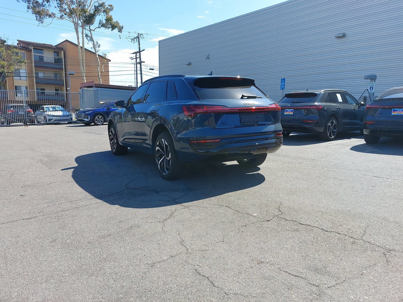 Used 2024 Audi Q8 e-tron Premium Plus w/ Premium Plus Package AWD/4WD image 4