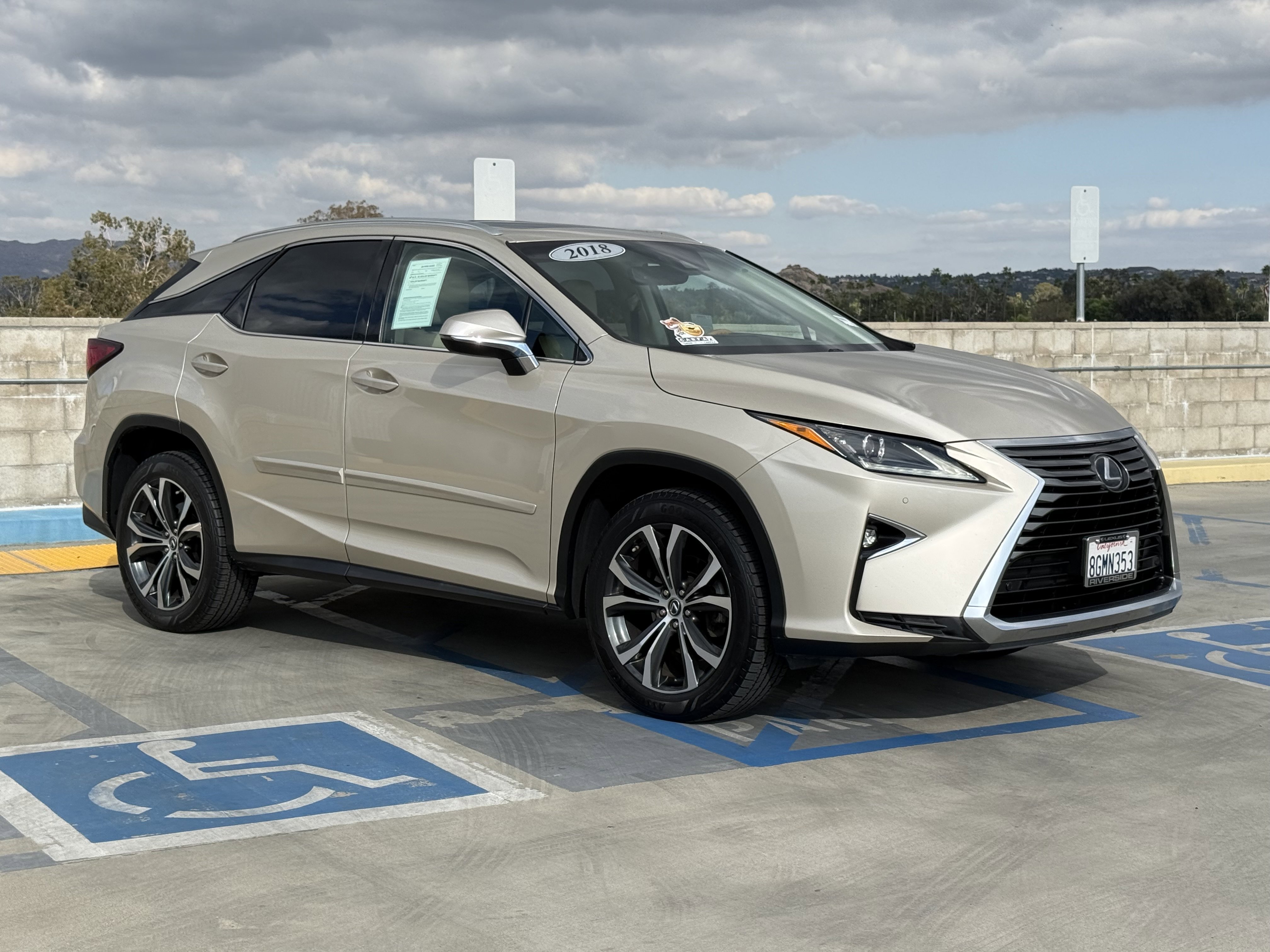 Used 2018 Lexus RX 350 FWD w/ Premium Package image 2