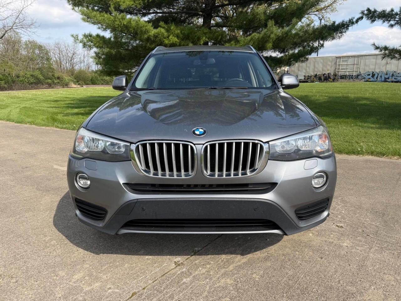 Used 2017 BMW X3 xDrive28i AWD/4WD image 2