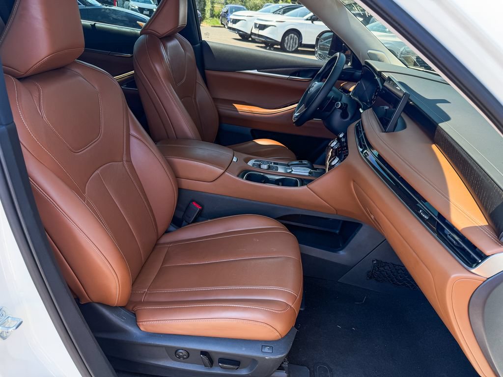 Used 2023 INFINITI QX60 Sensory w/ Vision Package AWD/4WD image 11