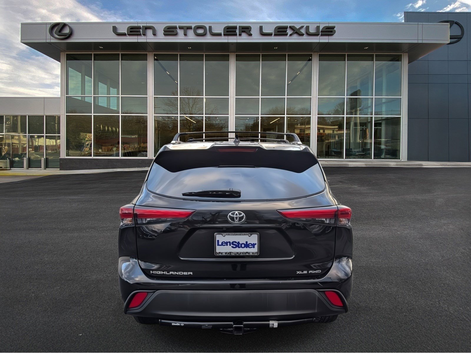 Used 2022 Toyota Highlander XLE image 4