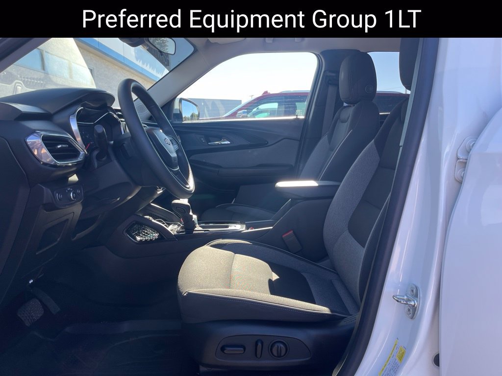 Used 2023 Chevrolet TrailBlazer LT FWD image 12