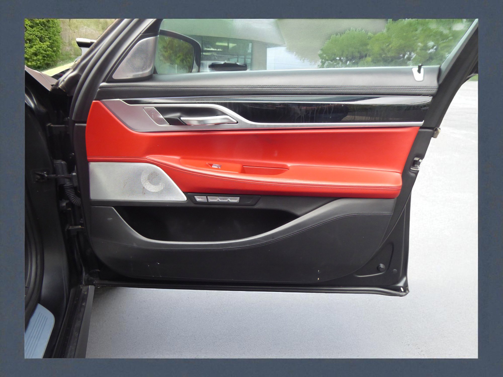 Used 2017 BMW 750i image 19