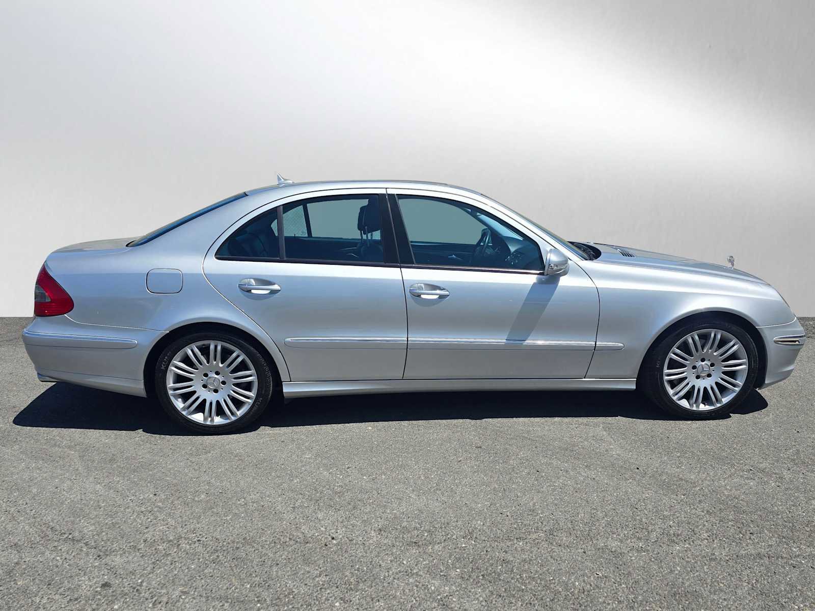Used 2007 Mercedes-Benz E 350 Sedan image 2