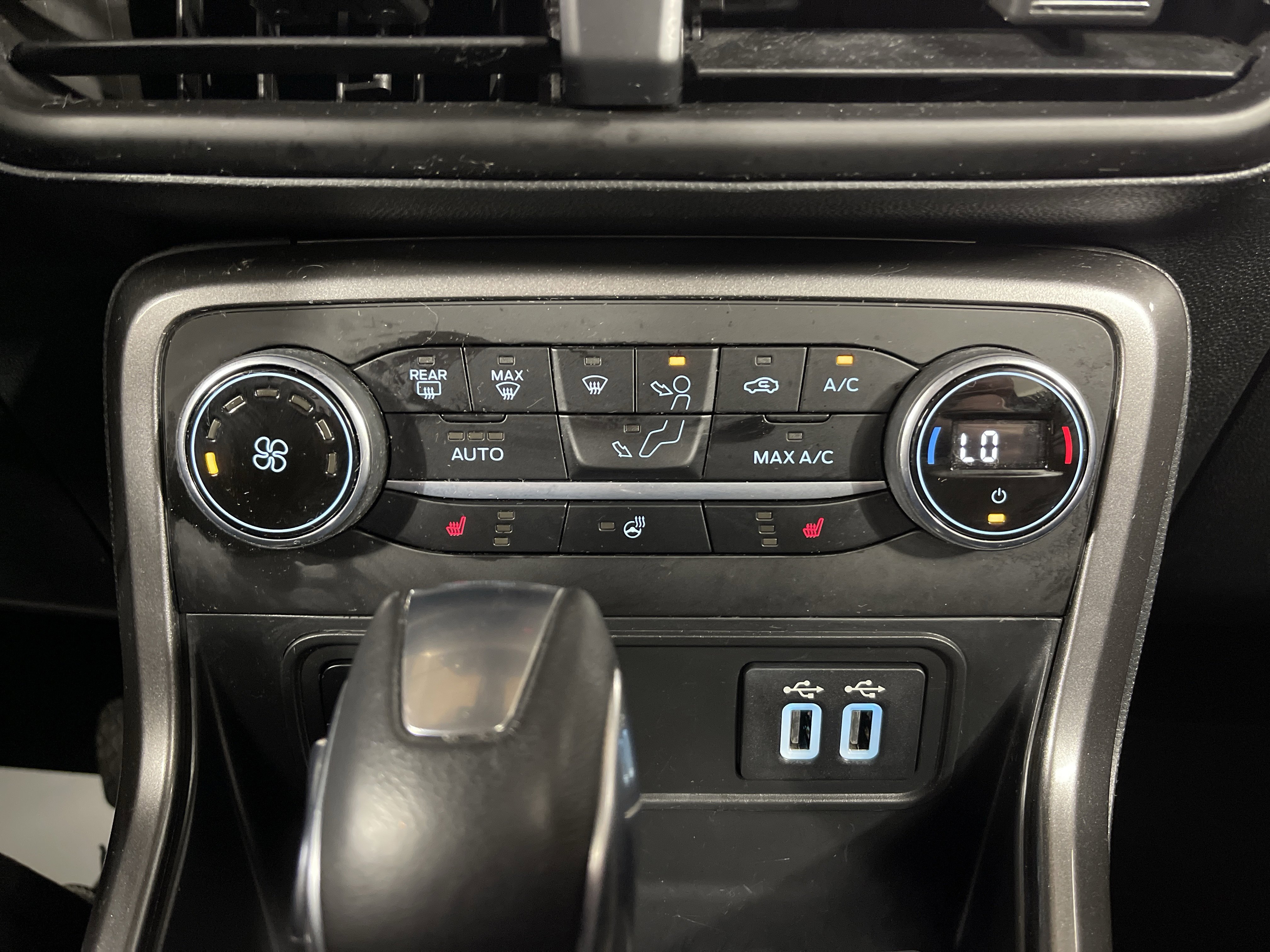 Used 2022 Ford EcoSport SES image 25