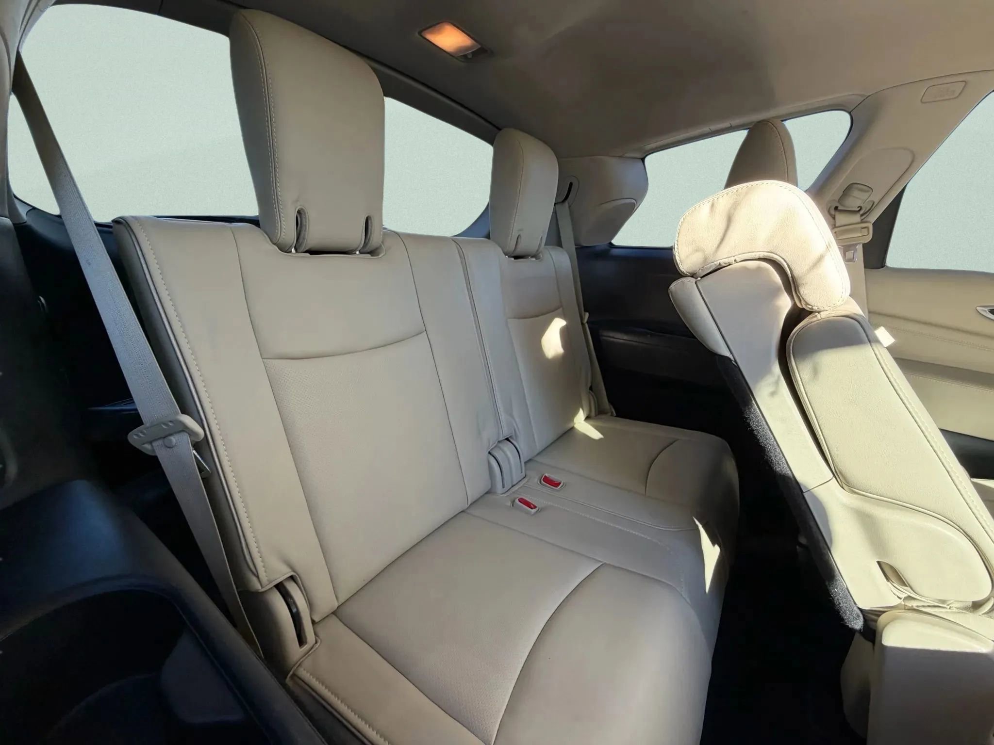 Used 2019 INFINITI QX60 Luxe w/ Essential Package image 31