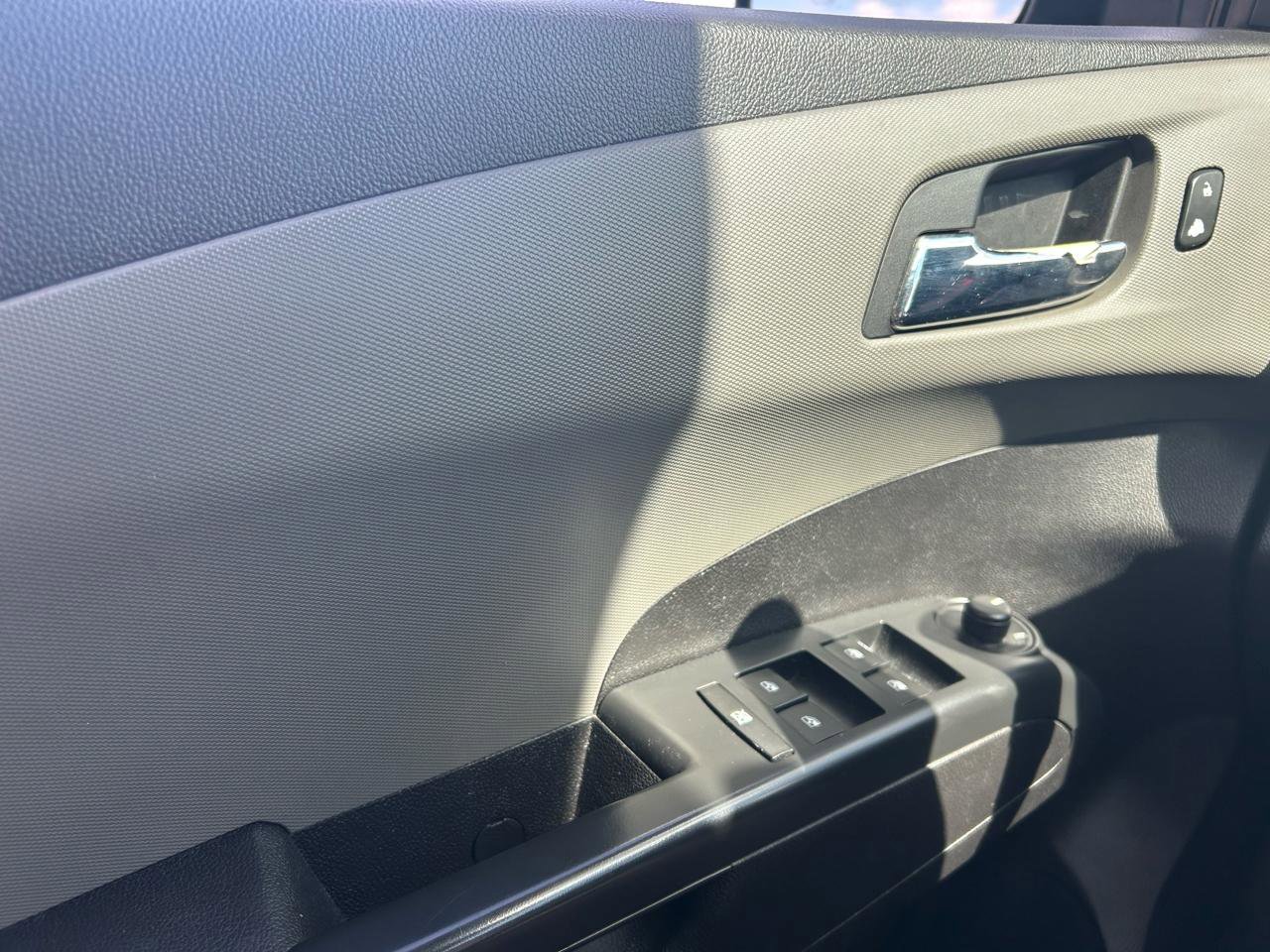 Used 2016 Chevrolet Sonic LT FWD image 28