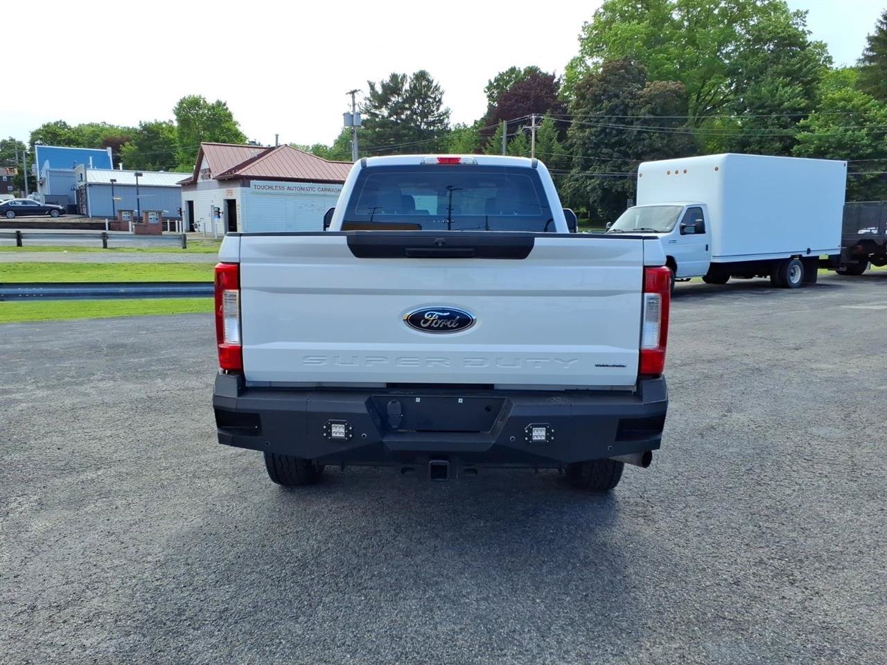 Used 2018 Ford F250 XL w/ Power Equipment Group AWD/4WD image 4