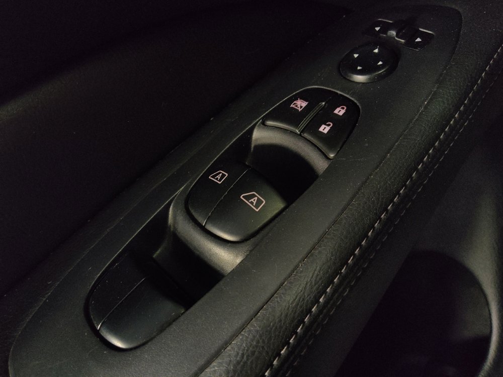 Used 2019 Nissan Pathfinder SV AWD/4WD image 27