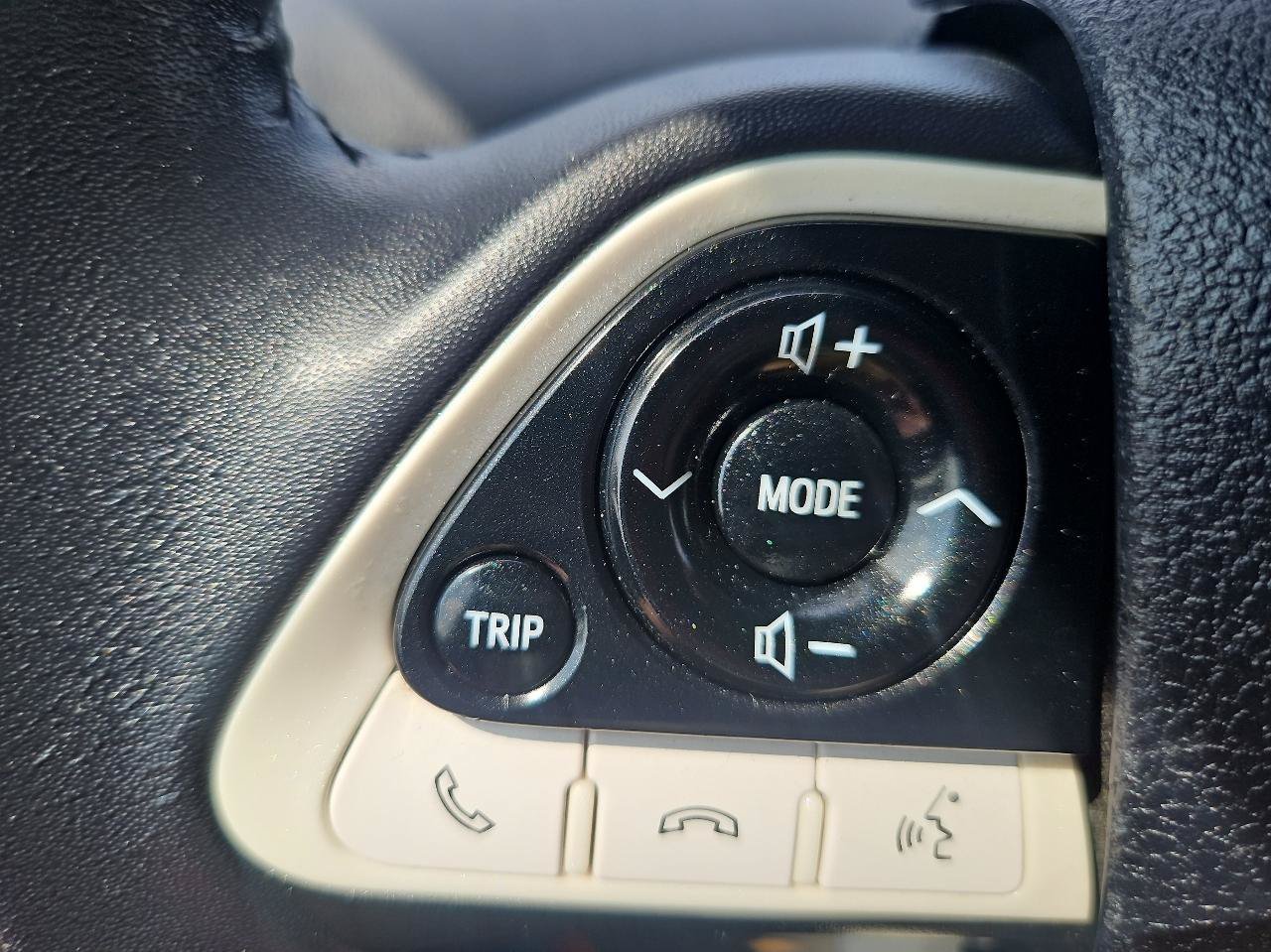 Used 2017 Toyota Prius Three Touring FWD image 25