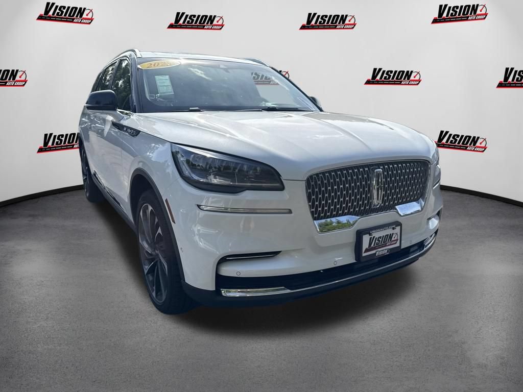 Used 2022 Lincoln Aviator Reserve w/ Equipment Group 201A AWD/4WD image 3