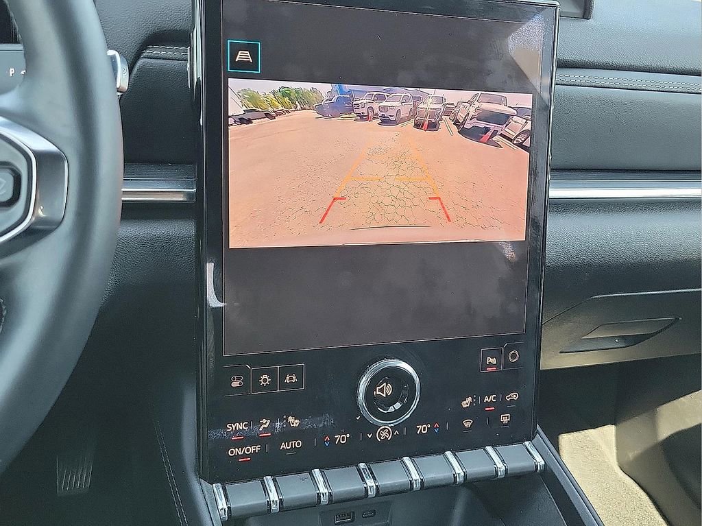 Used 2025 GMC Terrain Elevation w/ Elevation Premium Package image 16