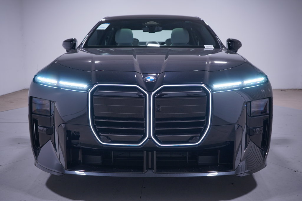 New 2027 BMW 740i w/ Executive Package RWD image 4