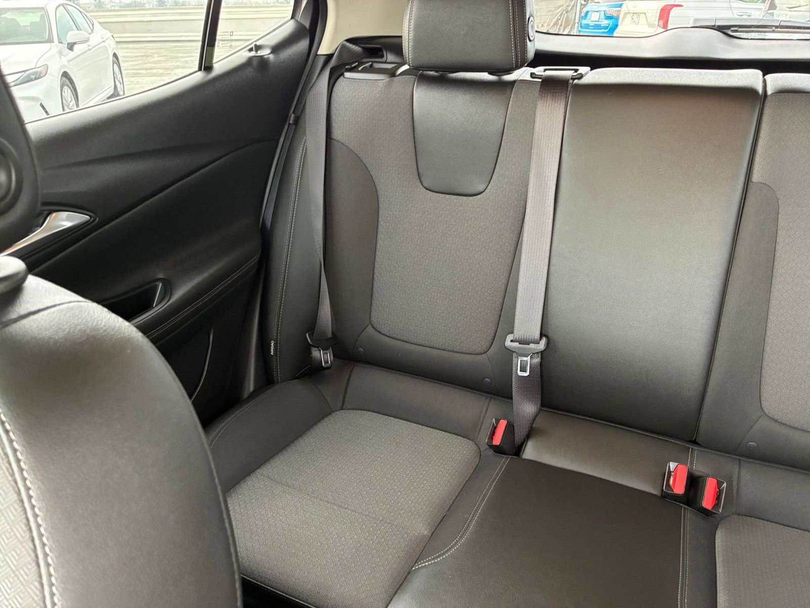 Used 2025 Buick Encore GX Preferred image 36