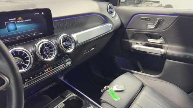 Used 2022 Mercedes-Benz GLB 250 image 34