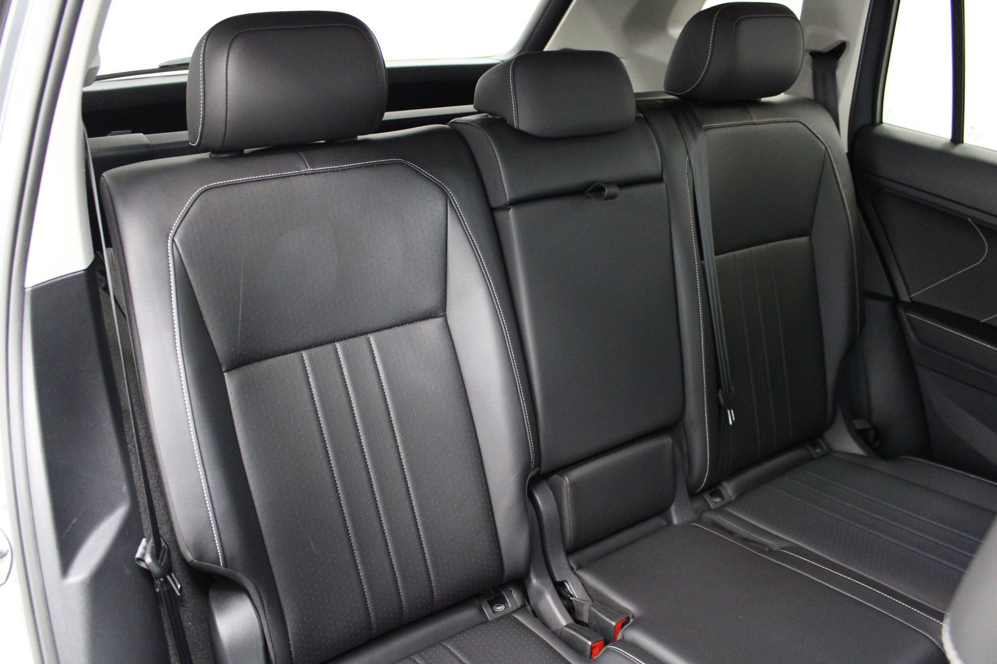 Used 2022 Volkswagen Tiguan SE AWD/4WD image 27