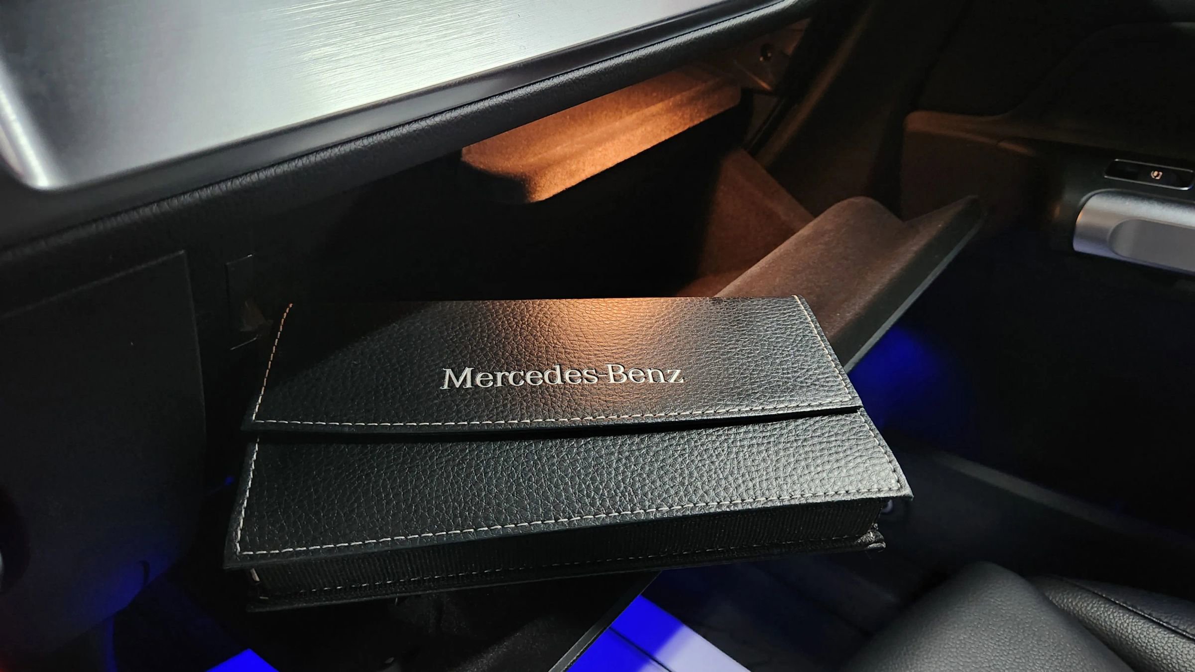 Used 2020 Mercedes-Benz GLB 250 4MATIC w/ Premium Package image 40