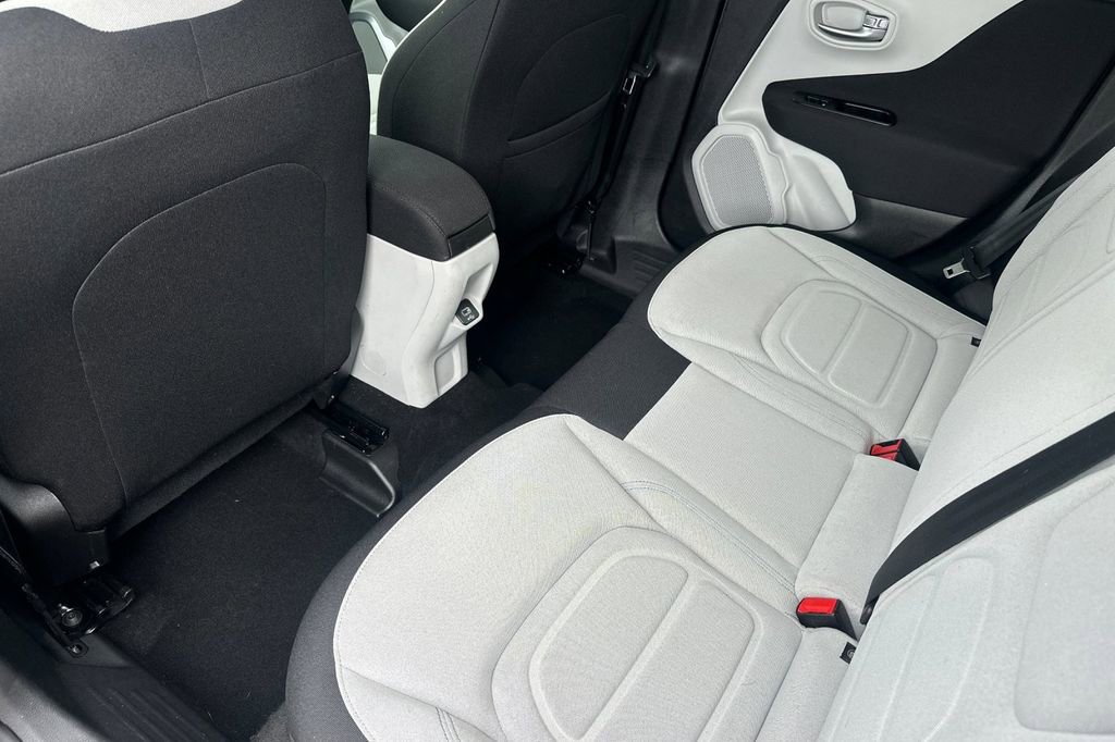 Used 2021 Jeep Renegade Latitude image 14