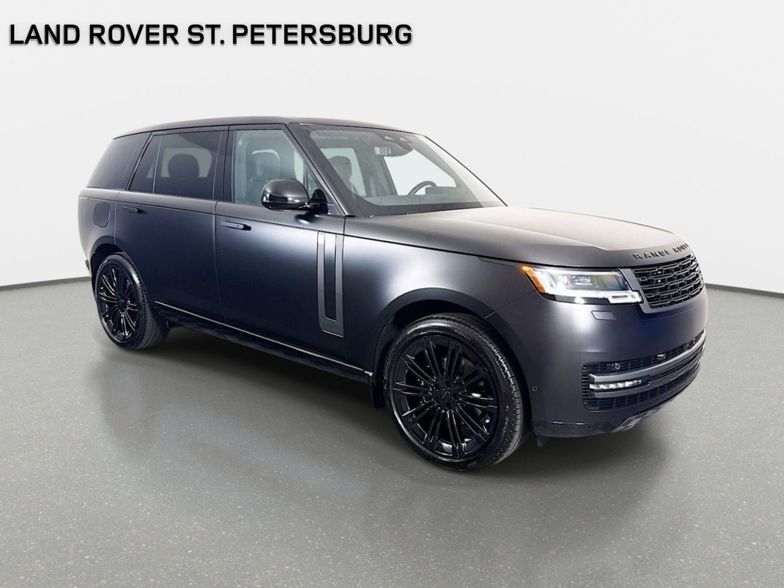 New 2026 Land Rover Range Rover Long Wheelbase SE AWD/4WD image 3